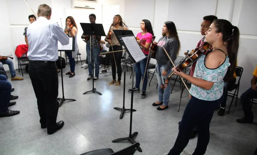 Estudantes do Projeto Cidade da Música participam de Master Class no Cello Encounter