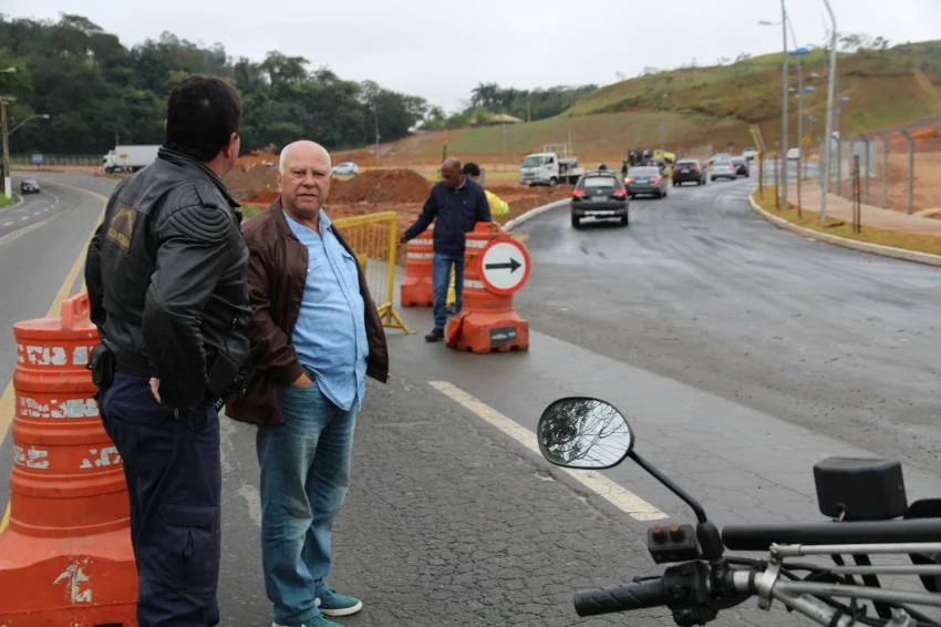 Rotatória na Rodovia dos Metalúrgicos é aberta parcialmente nesta segunda-feira, dia 05