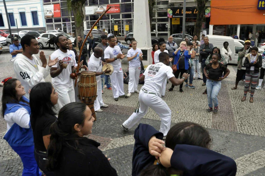 Evento celebrado na Praça da Matriz, no Centro, reuniu mais de 400 pessoas durante a realização