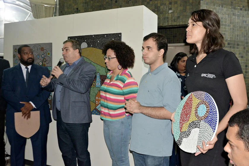 Exposição de artes do Centro de Atendimento à Pessoa com Deficiência é aberta em Volta Redonda