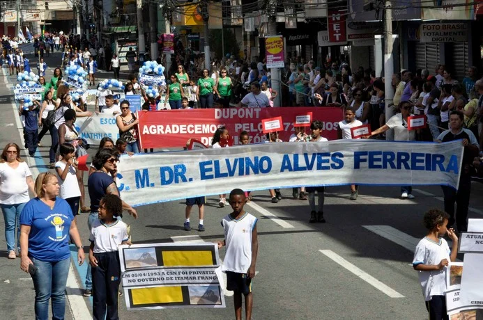 Comemoração contou a história da cidade através de 3,5 mil participantes