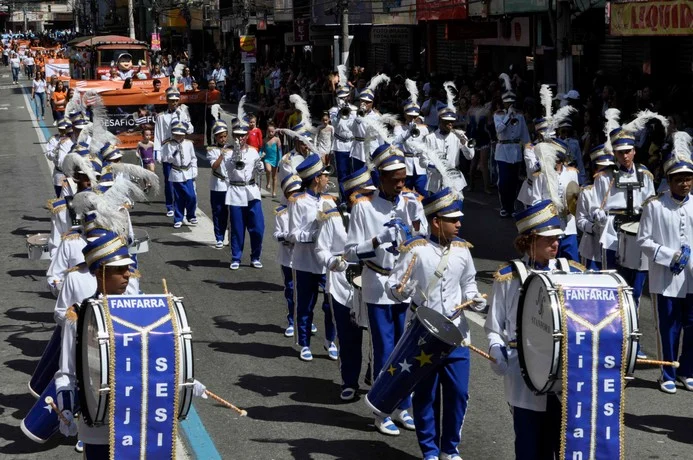 Desfile Cívico atrai seis mil pessoas nos 187 anos de Barra Mansa
