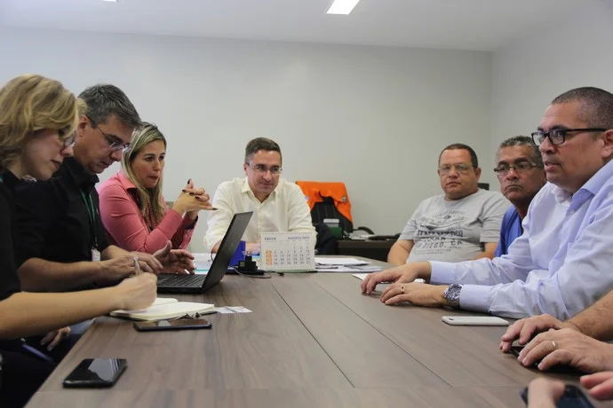 Em reunião com prefeito, Light oficializa informações sobre investimentos para evitar oscilações de energia