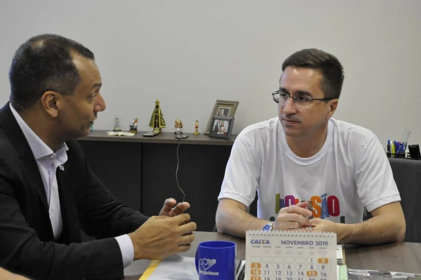 Prefeito assina termo para implantação de alvará eletrônico em Pinheiral