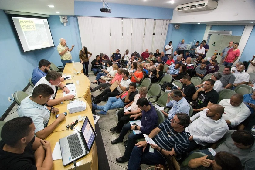 Projeto que inverte a mão em uma das faixas da Avenida Sete de Setembro foi apresentado em reunião para Associações dos Moradores