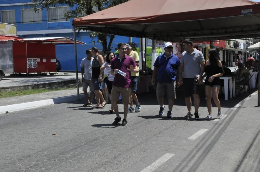 Moradores participam da 4º edição do “domingo de diversão e compras”