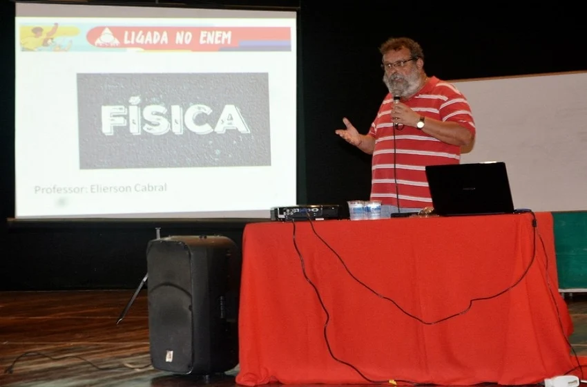 Estudantes de Volta Redonda têm mais um aulão de preparação para o Enem
