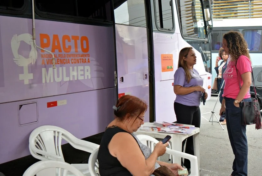 Ação de enfrentamento à violência contra mulher é realizada em Volta Redonda