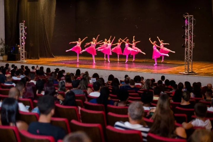 Sessão extra do Ballet Educação encanta o público em Volta Redonda