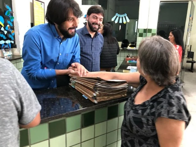 Samuca visita unidade básica de saúde do bairro Santa Cruz