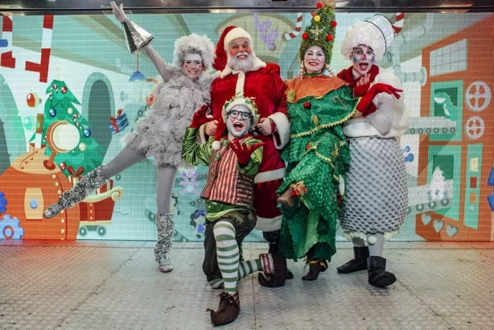 Programação inclui oficinas de canto e coral, de enfeites natalinos e brinquedos sustentáveis, além de Globo de Neve Gigante, cinema e teatro