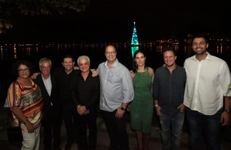 Árvore de Natal da Lagoa é inaugurada com espetáculo de luzes e fogos de artifício