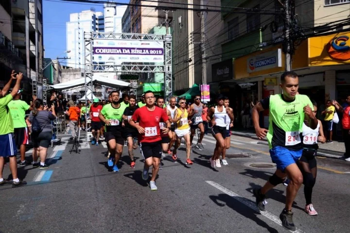 Corrida da Bíblia reúne 200 atletas em Barra Mansa