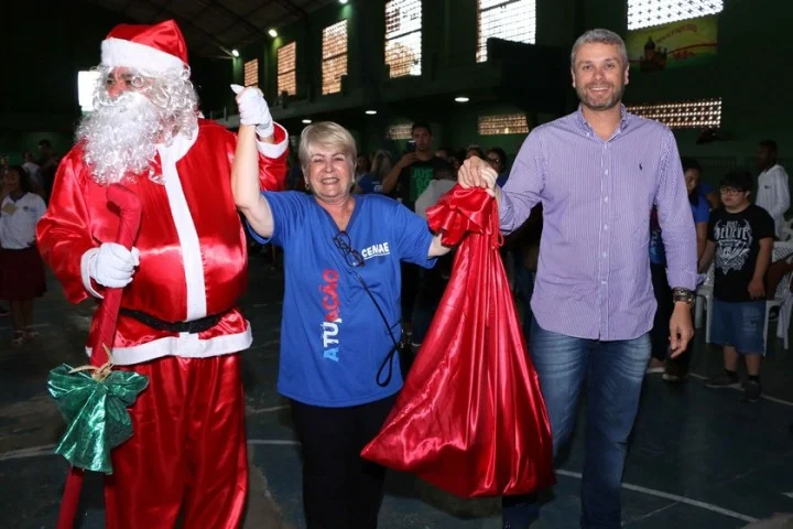 Prefeito Rodrigo Drable esteve presente em mais uma edição do tradicional Natal do Cemae