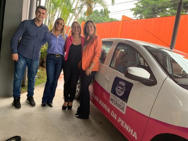 Vereadora Soraia Balieiro participa da entrega da patrulha maria da penha