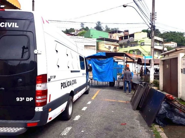 Polícia Civil faz operação contra pirataria na feira livre de Volta Redonda