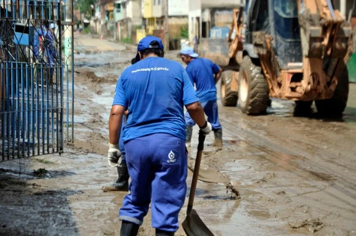Rodrigo Drable e governador em exercício visitam bairro Nova Esperança