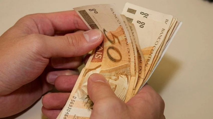 Estado antecipa pagamento aos servidores para a próxima terça-feira, dia 7