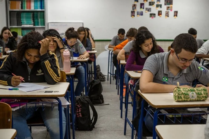 Governo do Estado anuncia maior taxa de aprovação e menor índice de abandono da história da Secretaria de Educação