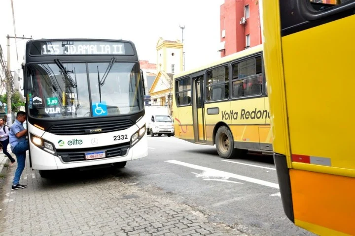 Passageiros aprovam os novos ônibus em linhas municipais de Volta Redonda