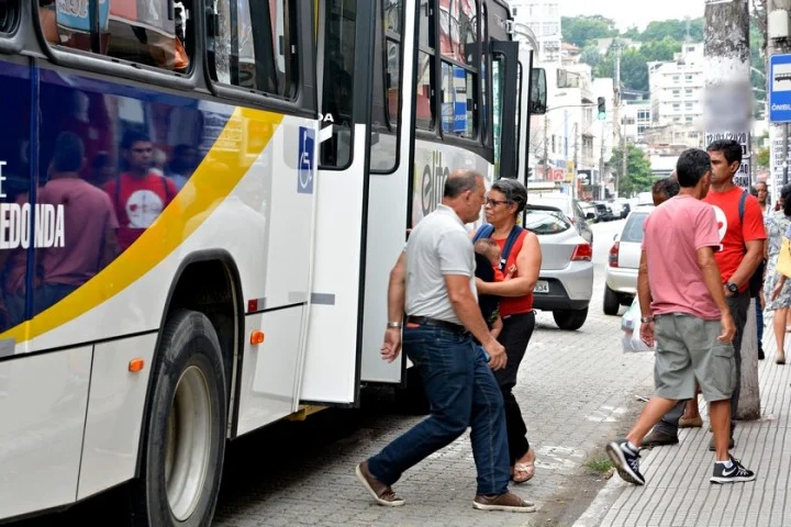 Passageiros aprovam os novos ônibus em linhas municipais de Volta Redonda