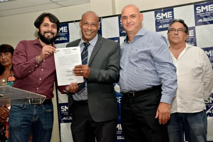 Samuca empossa novos conselheiros tutelares de Volta Redonda