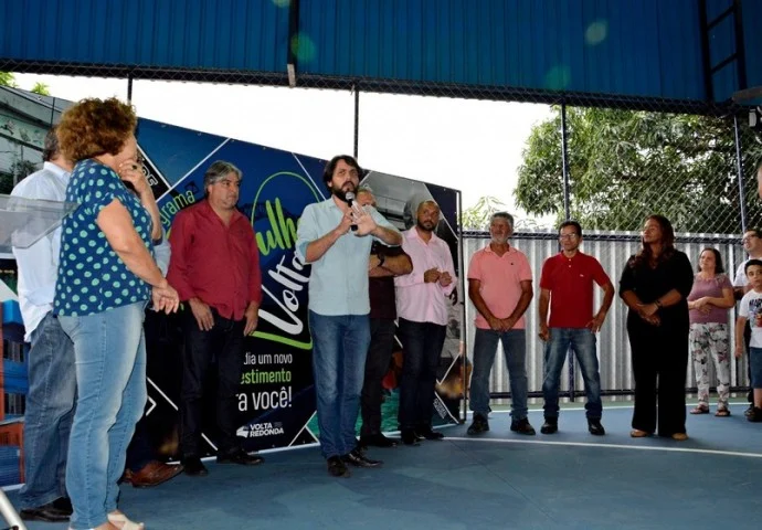 Bairro Fazendinha ganha quadra poliesportiva pelo programa ‘Orgulho de Volta’
