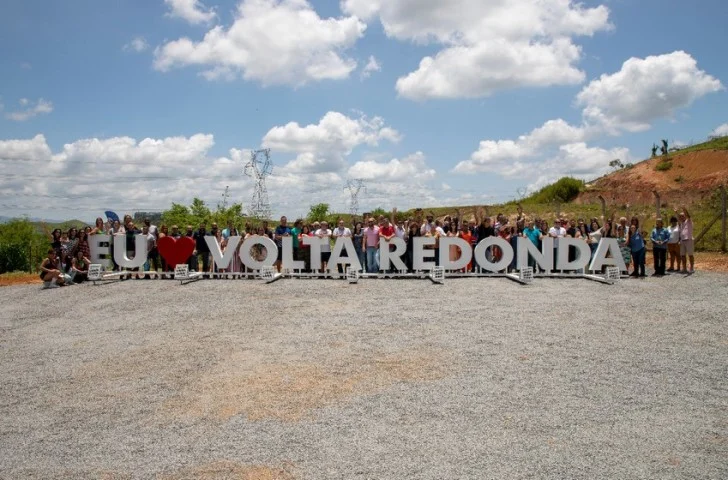 Volta Redonda ganha novo totem na entrada da cidade