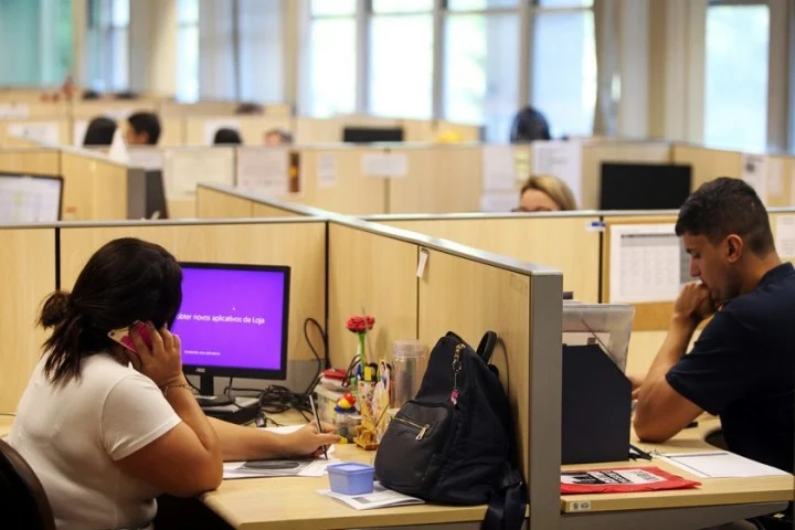 Estado paga nesta sexta-feira (28/02) a primeira metade do 13º salário de 2020 para servidores nascidos em fevereiro