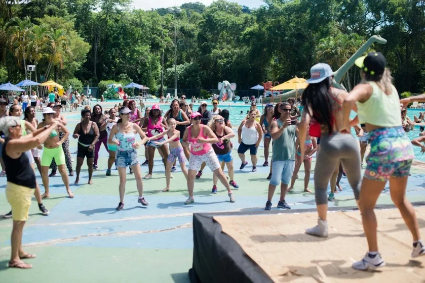 Projeto Verão agita o Parque Aquático com aula de zumba