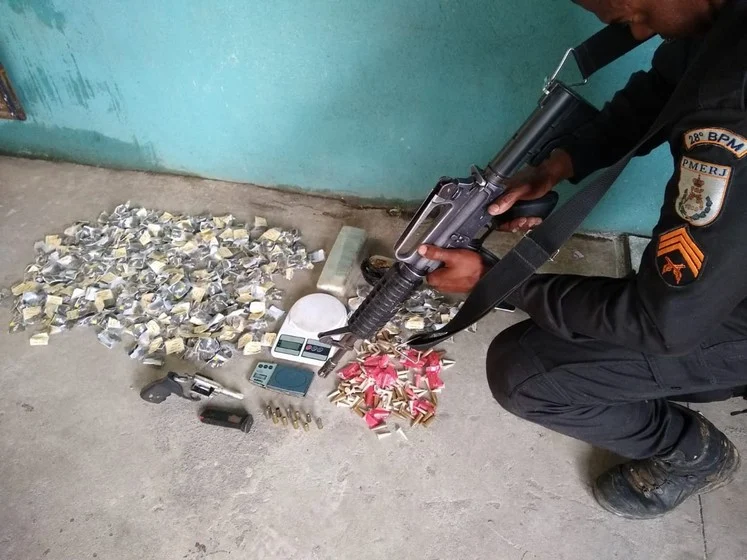 Combate ao tráfico de drogas no bairro Roma em Volta Redonda