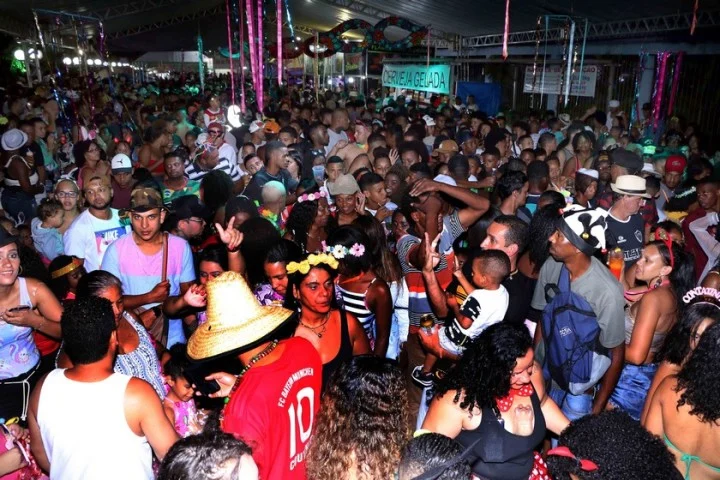 Carnaval de Barra Mansa atrai 30 mil foliões em quatro dias de festa