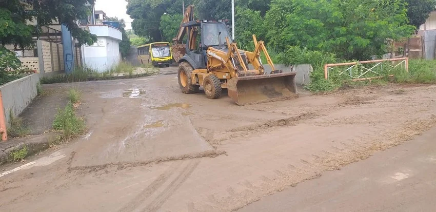Prefeitura de Volta Redonda realiza limpeza da cidade após forte chuva