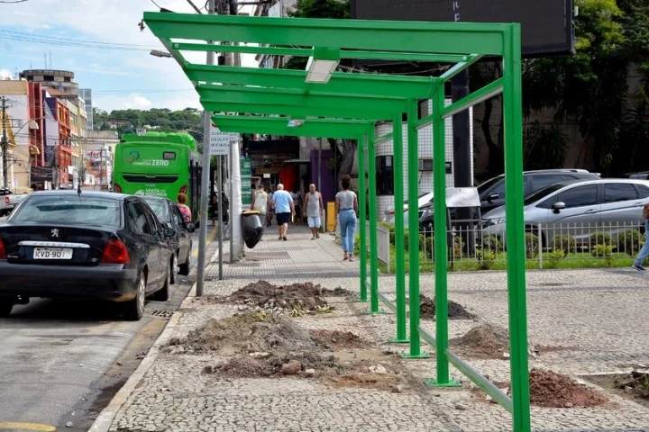 Abrigos do Tarifa Comercial Zero começam a ser instalados