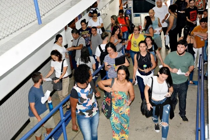 Prova prática de libras é aplicada para candidatos em Volta Redonda