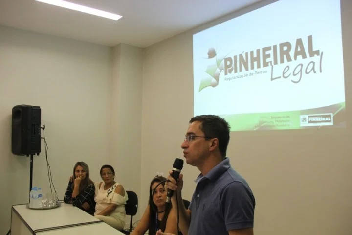 Prefeito de Pinheiral fará entrega de mais de 200 títulos de terras no bairro colina