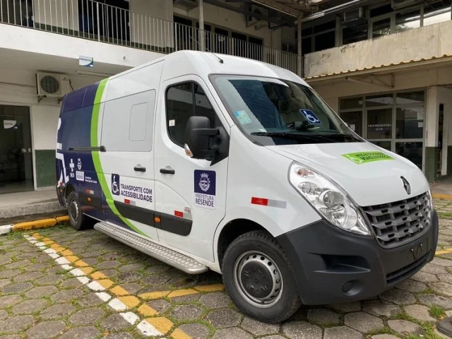 Saúde de Resende recebe van adaptada para transporte de cadeirantes