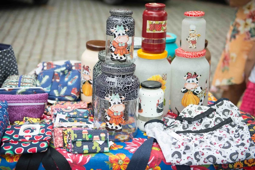 Segunda edição da feira de artesanato terá oficinas gratuitas na Praça do Trenzinho nesta sexta-feira, dia 13