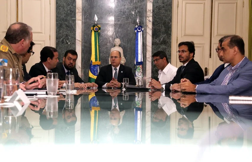 Governador mobiliza gabinete de crise para acompanhar ações de auxílio a municípios atingidos pelas chuvas