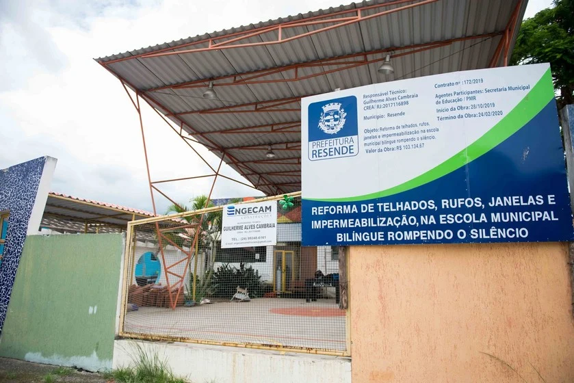 Obras na escola municipal bilíngue rompendo o silêncio entram em estágio final