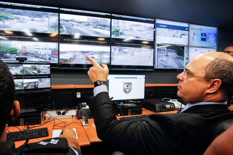 Governador visita novo Centro de Comando de Controle no Quartel General da PM