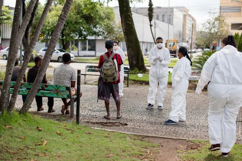 Volta Redonda realiza ação para proteger população em situação de rua de Covid-19