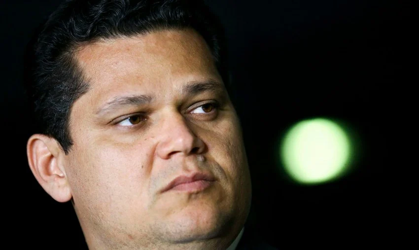 Alcolumbre sugere nova edição da MP do Contrato Verde Amarelo