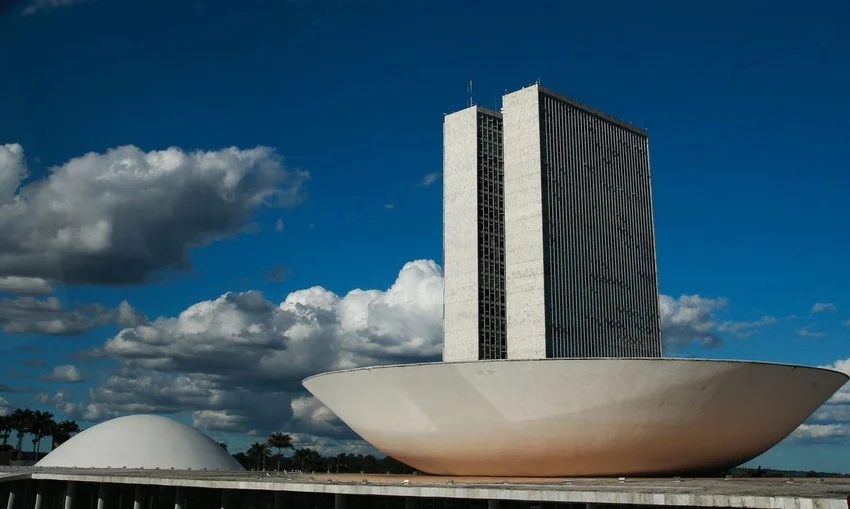 Em semana curta Congresso foca votações em matérias sobre covid 19