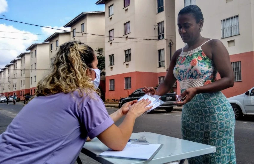 Prefeitura de Volta Redonda distribui máscaras em condomínios do Minha Casa Minha Vida