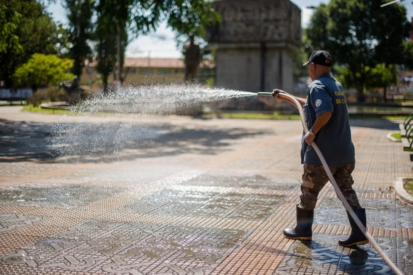 Prefeitura realiza higienização limpeza manutenção e tapa buraco em Volta Redonda