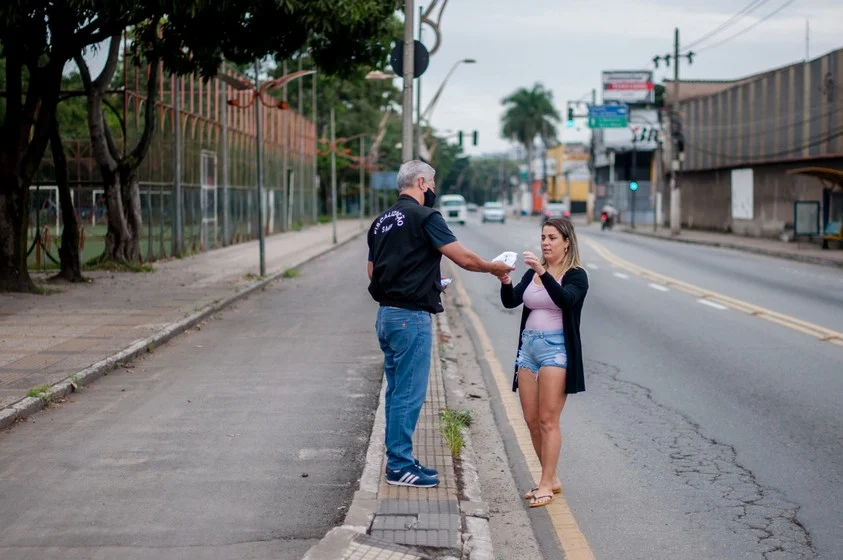 Prefeitura de Volta Redonda distribui máscaras e faz campanha educativa na Beira Rio