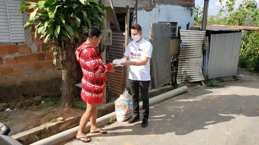 Prefeitura de Volta Redonda distribui máscaras no bairro Santo Agostinho
