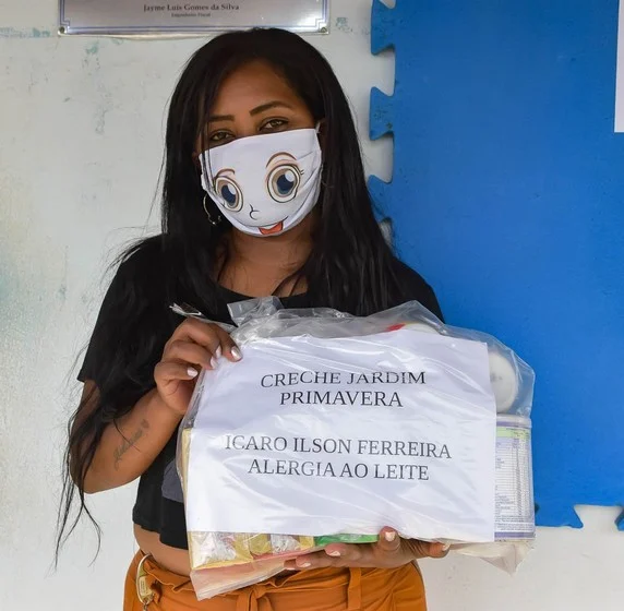 Alunos com restrições nutricionais terão complemento e adaptações em kits alimentícios distribuídos em Resende