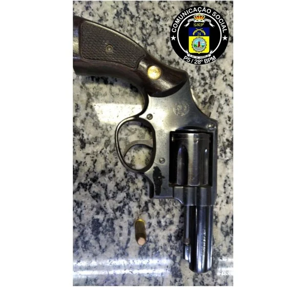 Homem é preso com arma em Barra Mansa
